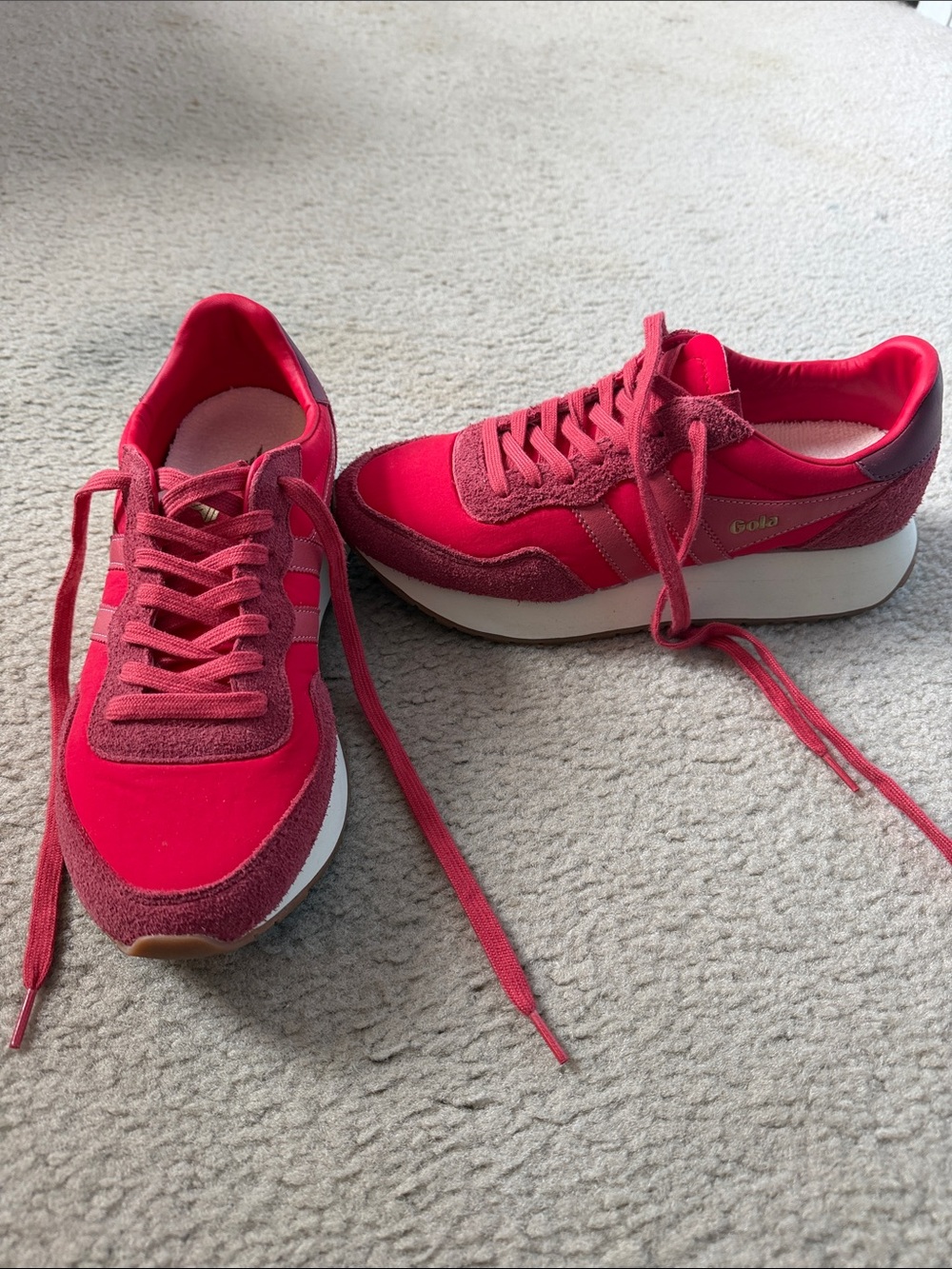 Women’s Sz 8 Gola Arizona Red worn once!